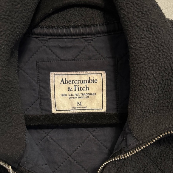 Abercrombie & Fitch Black Quilted Women's Vest - Picture 2 of 4